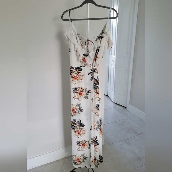 Floral White Maxi Dress - Picture 1 of 4
